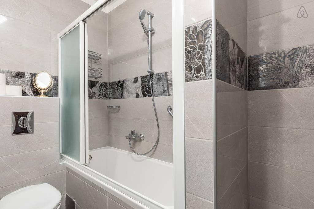 Deluxe Apartment Manuela With Balcony Top Center สปลิท ภายนอก รูปภาพ