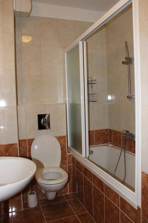 Deluxe Apartment Manuela With Balcony Top Center สปลิท ภายนอก รูปภาพ
